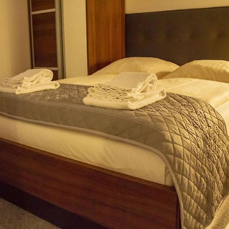 Bluestone Boarding Apartments Дюссельдорф Екстер'єр фото